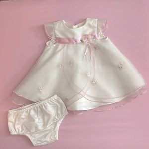 WORN ONCE INFANT GIRL SLEEVELESS EASTER DRESS : SIZE 0/3 MONTHS